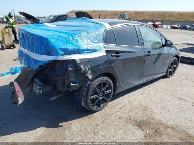 JTDKARFU3H3045576 Toyota Prius Three Touring