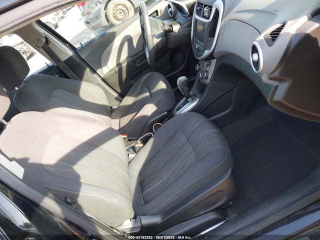 1G1JD5SG2J4117386 Chevrolet Sonic Lt Auto