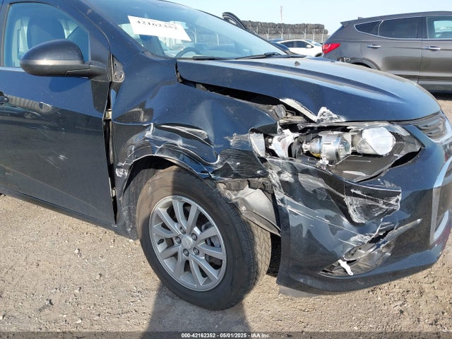 1G1JD5SG2J4117386 Chevrolet Sonic Lt Auto