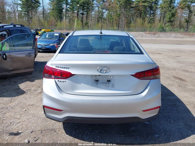 Hyundai 2018 2018 3KPC24A33JE022252 Image 17