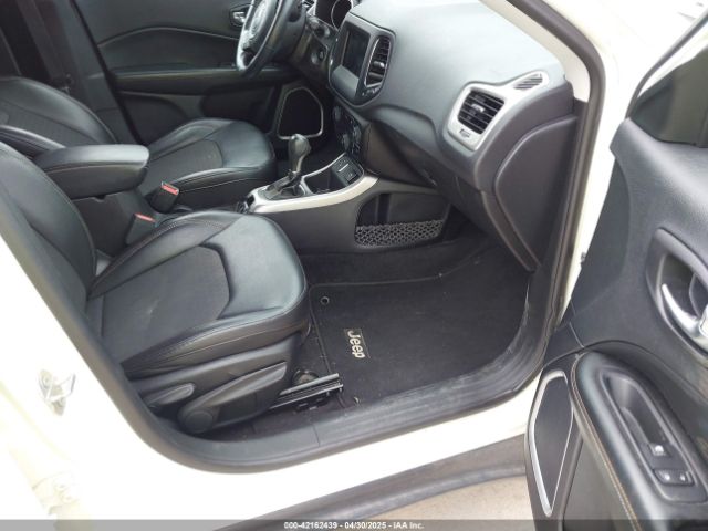 2019 JEEP COMPASS 3C4NJCBB9KT652088 Photo 4