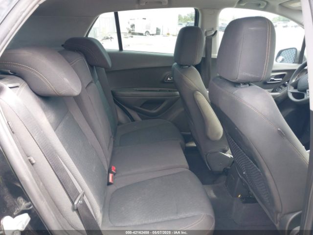 3GNCJKSB7HL267940 Chevrolet TRAX LS