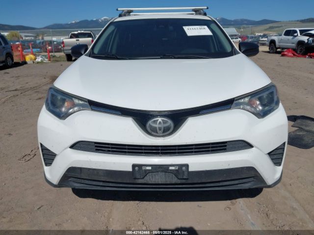 JTMZFREV8HJ702927 Toyota RAV4 LE