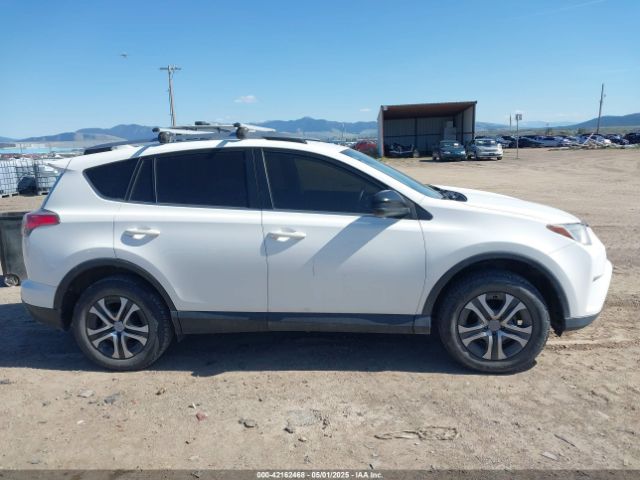 JTMZFREV8HJ702927 Toyota RAV4 LE
