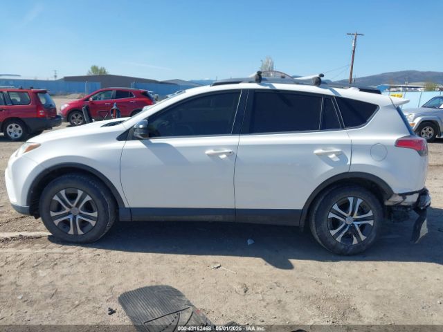 JTMZFREV8HJ702927 Toyota RAV4 LE