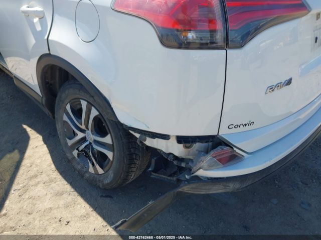 JTMZFREV8HJ702927 Toyota RAV4 LE