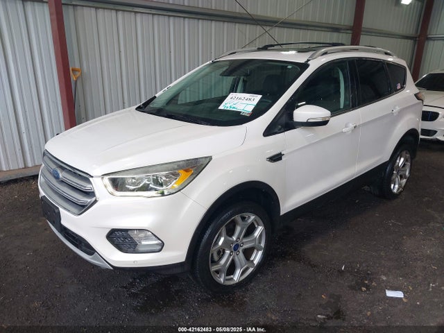 1FMCU9J93HUE30852 Ford Escape Titanium