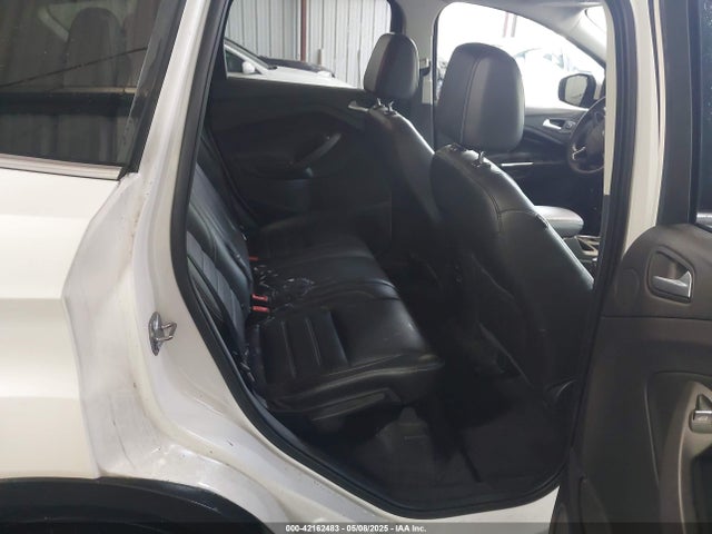 1FMCU9J93HUE30852 Ford Escape Titanium