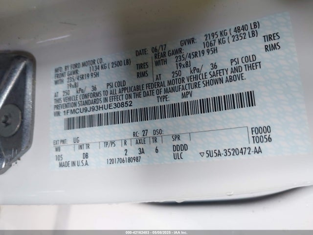 1FMCU9J93HUE30852 Ford Escape Titanium