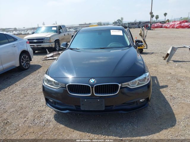 WBA8A9C50JAH12161 BMW 320i