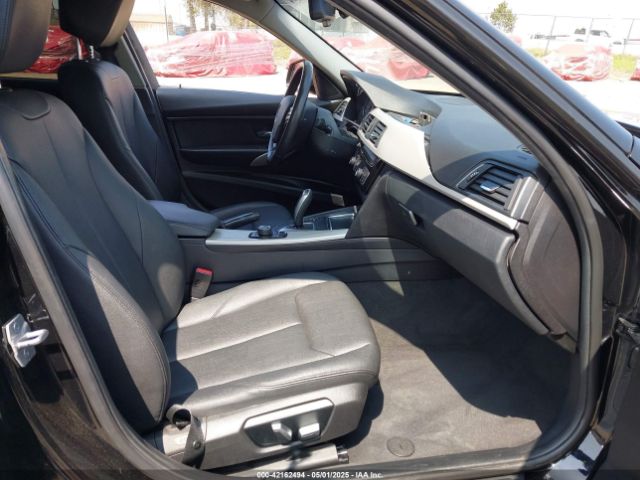 WBA8A9C50JAH12161 BMW 320i