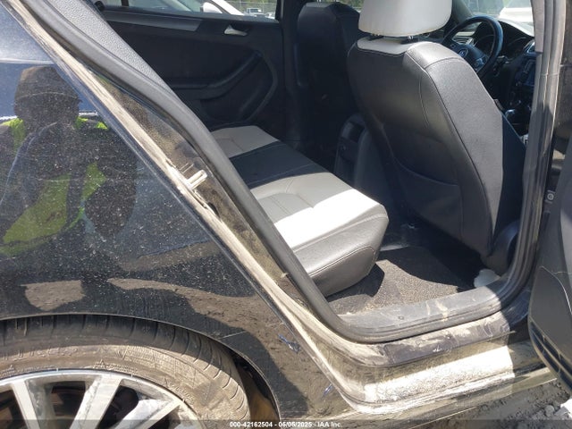 3VWD17AJ4GM301888 Volkswagen Jetta