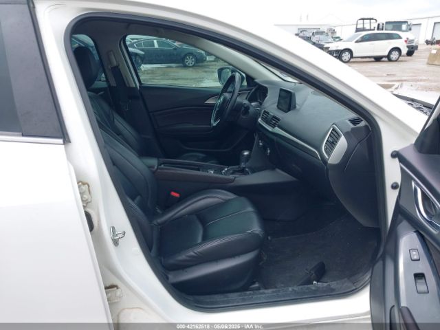 3MZBN1V30JM209575 Mazda Mazda3 Touring
