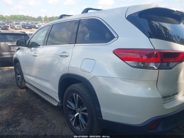 5TDZZRFH1HS227592 Toyota Highlander Le Plus