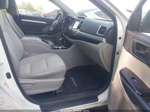 5TDZZRFH1HS227592 Toyota Highlander Le Plus