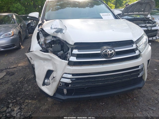 5TDZZRFH1HS227592 Toyota Highlander Le Plus