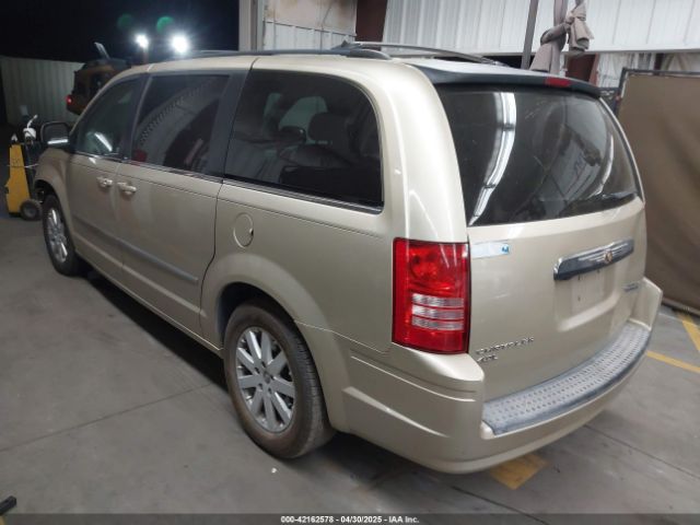 2010 CHRYSLER TOWN & COUNTRY 2A4RR8DX1AR384102 Photo 2