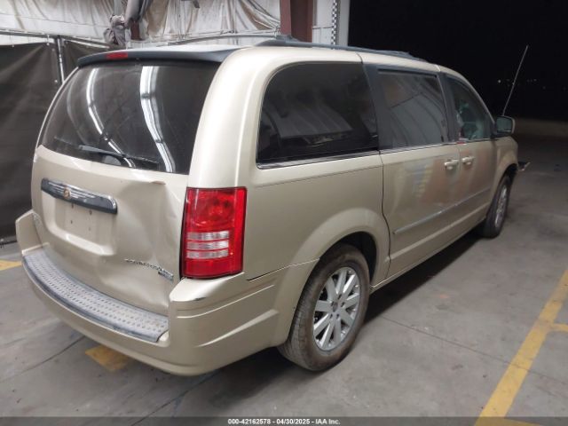 2010 CHRYSLER TOWN & COUNTRY 2A4RR8DX1AR384102 Photo 3