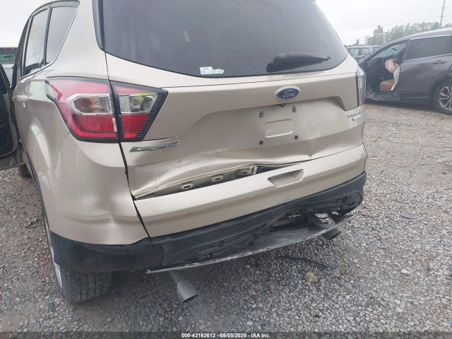 1FMCU0JD5HUB15132 Ford Escape Titanium