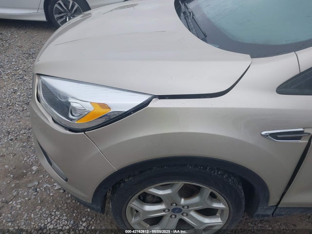 1FMCU0JD5HUB15132 Ford Escape Titanium
