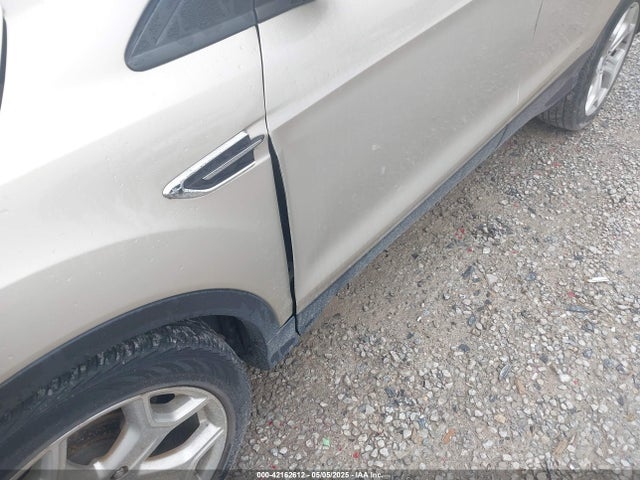 1FMCU0JD5HUB15132 Ford Escape Titanium