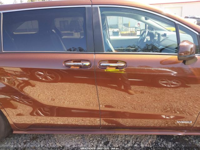 5TDYSKFC9MS002567 Toyota SIENNA XLE
