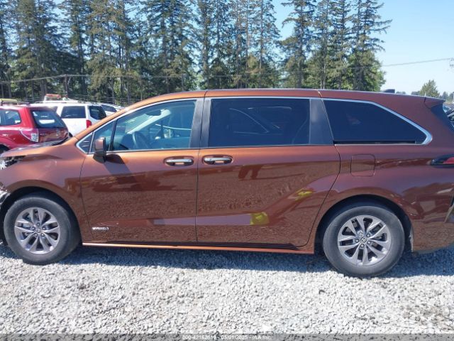 5TDYSKFC9MS002567 Toyota SIENNA XLE