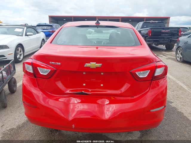 1G1BC5SMXJ7214105 Chevrolet Cruze Ls Auto