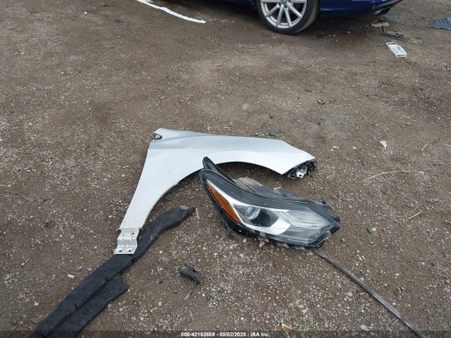 2GNAXUEV8K6293904 Chevrolet EQUINOX LT