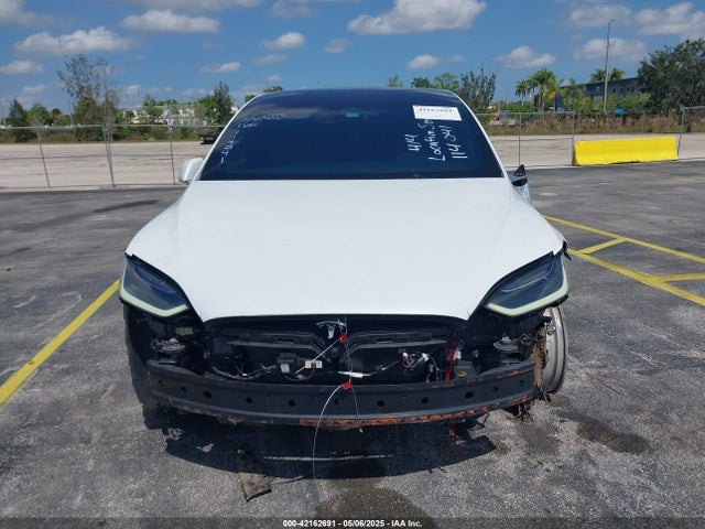 Продаж на аукціоні авто 2018 Tesla Model X 100d/75d/p100d, vin: 5YJXCBE23JF114041, номер лоту: 42162691