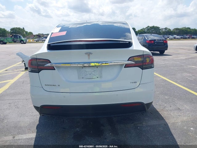 Продаж на аукціоні авто 2018 Tesla Model X 100d/75d/p100d, vin: 5YJXCBE23JF114041, номер лоту: 42162691