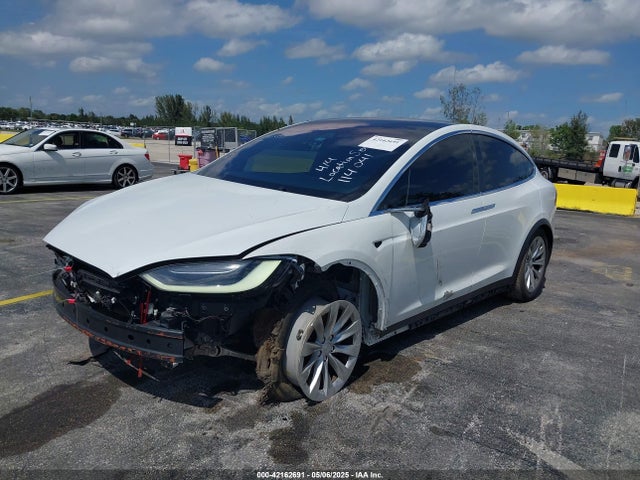 Продаж на аукціоні авто 2018 Tesla Model X 100d/75d/p100d, vin: 5YJXCBE23JF114041, номер лоту: 42162691