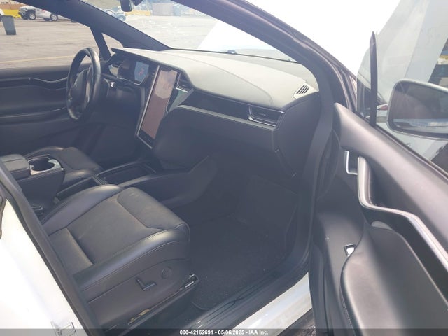 Продаж на аукціоні авто 2018 Tesla Model X 100d/75d/p100d, vin: 5YJXCBE23JF114041, номер лоту: 42162691