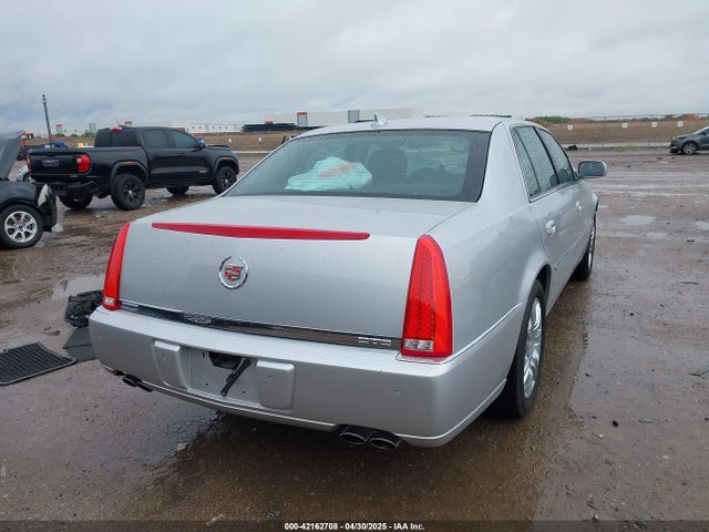 2011 CADILLAC DTS 1G6KP5ES7BU147765 Photo 3