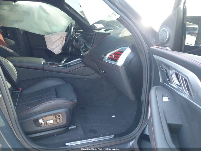 2025 BMW XM 5YM33CS09S9Y23728 Photo 4