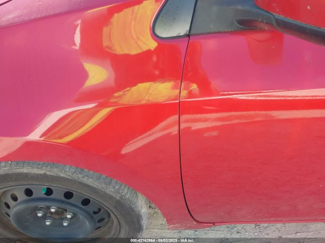 2T1BURHE2GC630927 Toyota COROLLA LE