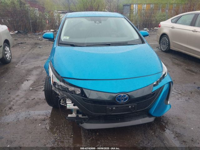 JTDKAMFPXN3198643 Toyota Prius Prime Xle