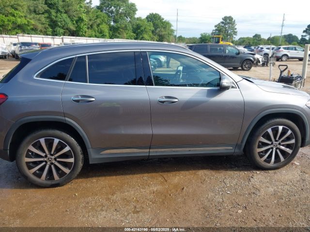 W1N4N4GB0NJ317272 Mercedes-Benz GLA 250