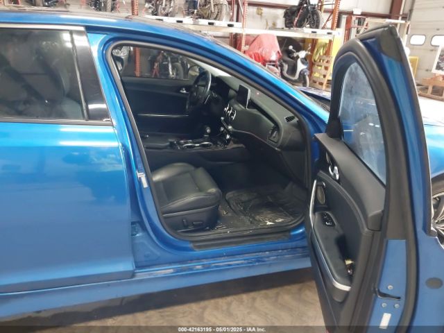 KNAE25LA5J6017132 KIA Stinger Premium