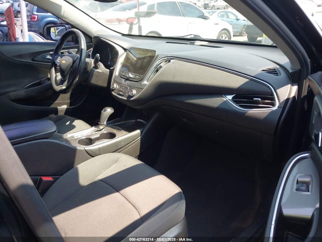 1G1ZE5ST2HF142557 Chevrolet MALIBU 1LT