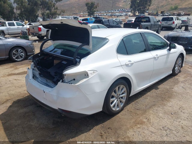 4T1B11HK2JU057775 Toyota CAMRY LE