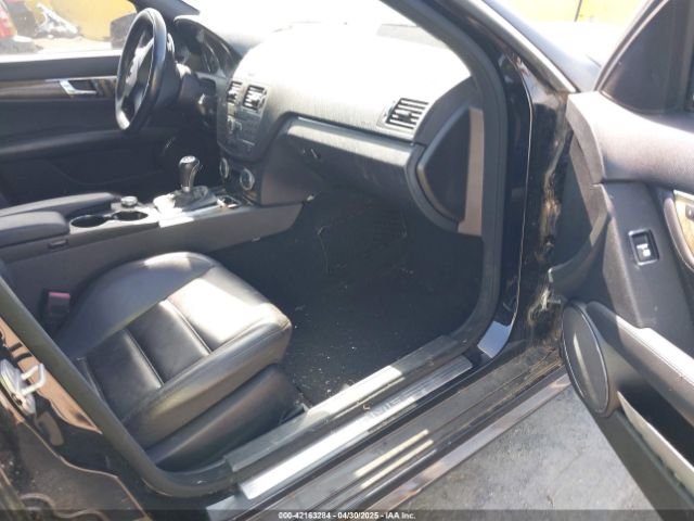 2010 MERCEDES-BENZ C 63 AMG WDDGF7HB9AF438001 Photo 4