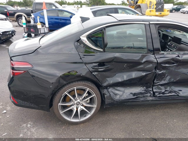 KMTG34TA2NU103715 Genesis G70 2.0t Rwd