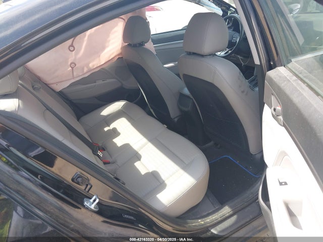 5NPD84LF5KH445843 Hyundai Elantra Limited