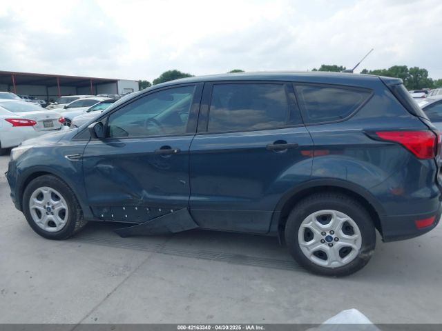 1FMCU0F77KUB57411 Ford ESCAPE S