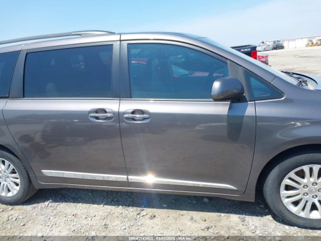 5TDYK3DC2FS659691 Toyota Sienna Xle Premium 8 Passenger