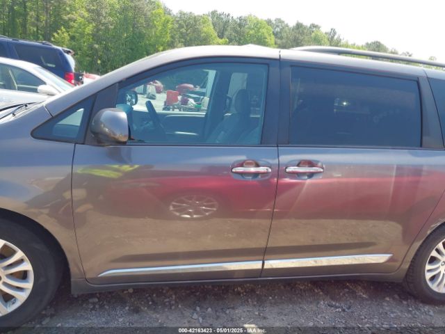 5TDYK3DC2FS659691 Toyota Sienna Xle Premium 8 Passenger
