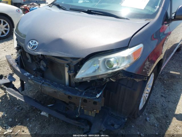 5TDYK3DC2FS659691 Toyota Sienna Xle Premium 8 Passenger