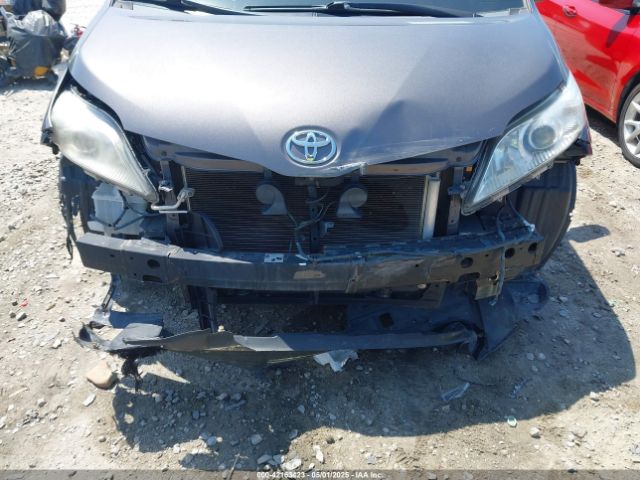 5TDYK3DC2FS659691 Toyota Sienna Xle Premium 8 Passenger