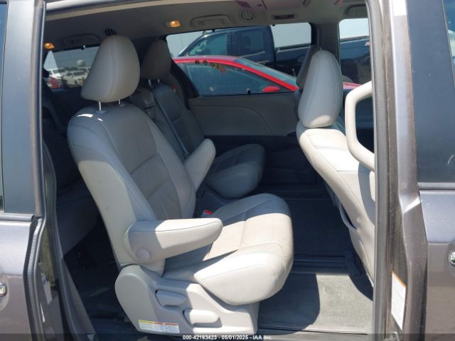 5TDYK3DC2FS659691 Toyota Sienna Xle Premium 8 Passenger
